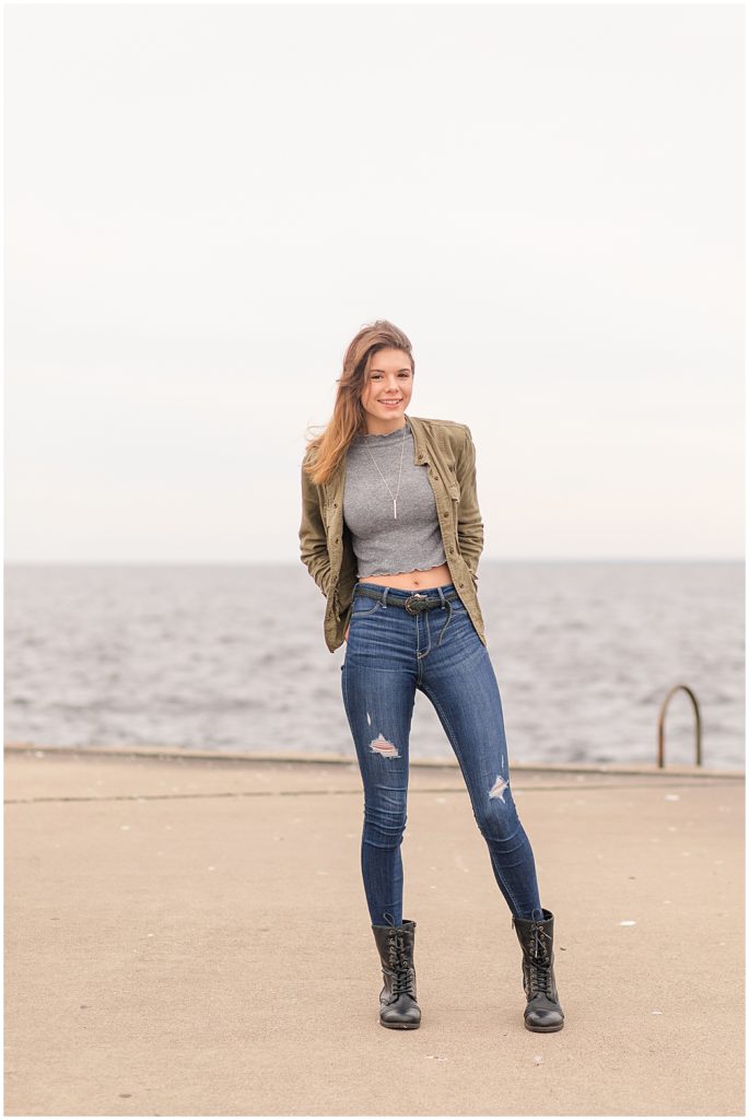 girl senior pictures near lake